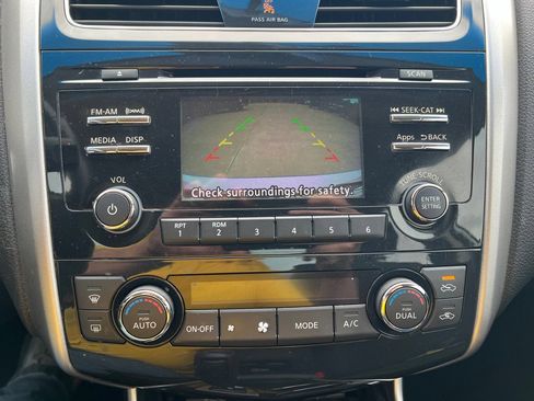 Used 2014 Nissan Altima 2.5 SV w/ Convenience Package FWD image 17