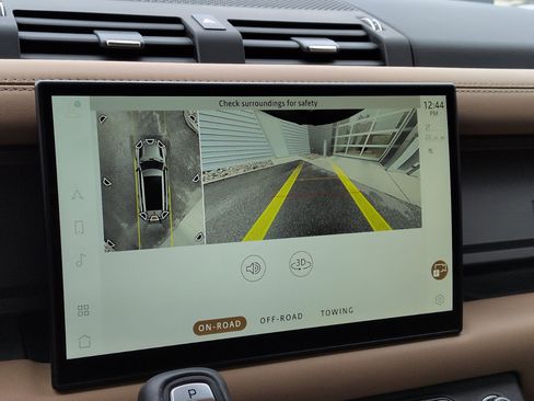 Used 2025 Land Rover Defender 130 X image 20