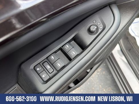 Used 2023 Jeep Grand Cherokee L Laredo AWD/4WD image 11