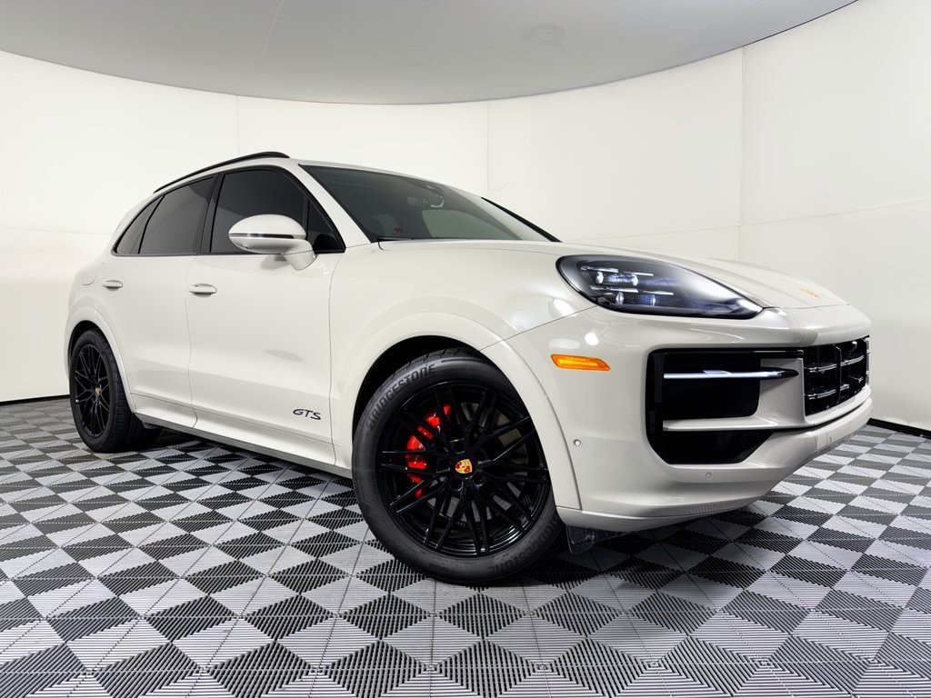 Certified 2025 Porsche Cayenne GTS AWD/4WD image 7