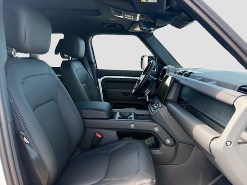 New 2026 Land Rover Defender 110 X-Dynamic SE AWD/4WD image 15