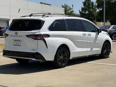Certified 2024 Toyota Sienna XSE FWD image 5