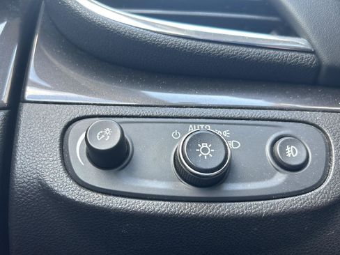 Used 2019 Buick Encore Essence AWD/4WD image 10