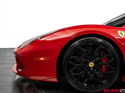 Used 2017 Ferrari 488 GTB RWD image 15