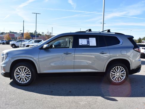 Used 2024 GMC Acadia Denali image 6