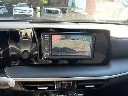 Certified 2025 Nissan Kicks S FWD image 17