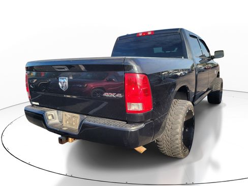 Used 2017 RAM 1500 Express AWD/4WD image 4