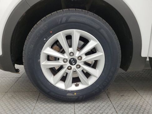 Used 2020 Kia Sorento LX FWD image 31