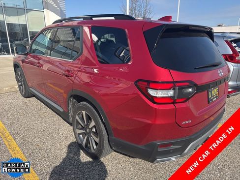 Used 2025 Honda Pilot Touring image 6