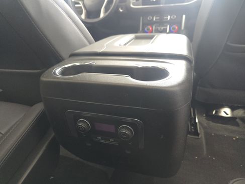 Used 2024 Chevrolet Tahoe Z71 w/ Luxury Package image 27