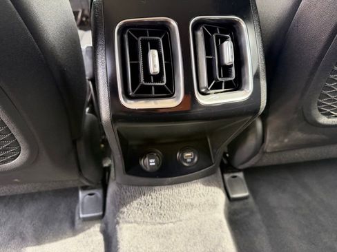 Used 2021 Kia Sorento LX AWD/4WD image 27