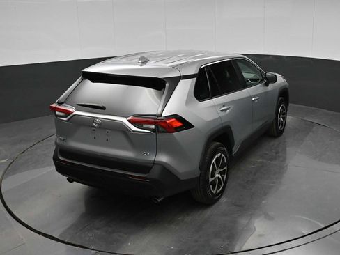 Used 2022 Toyota RAV4 LE FWD image 32