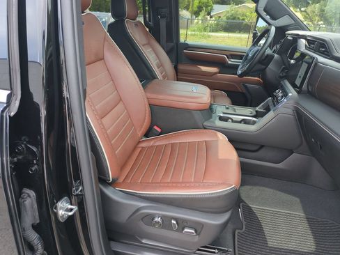 Used 2025 GMC Sierra 3500 Denali Ultimate AWD/4WD image 38