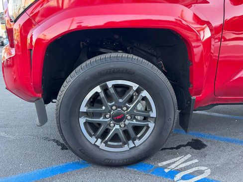 Used 2024 Toyota Tacoma Limited image 7