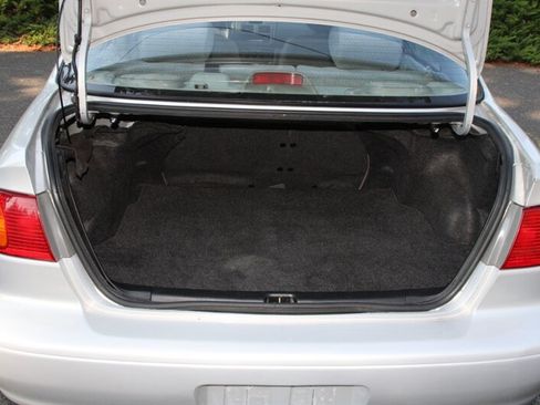 Used 2002 Toyota Corolla LE FWD image 15