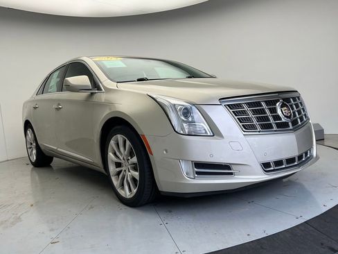 Used 2014 Cadillac XTS Luxury FWD image 2