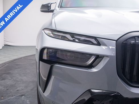 Used 2025 BMW X7 M60i w/ Executive Package image 18