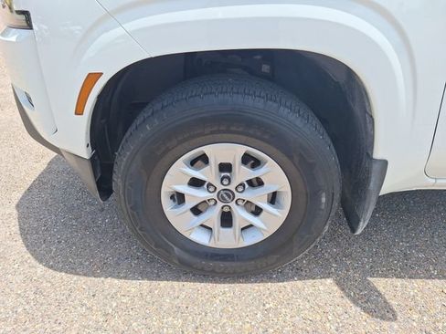 Certified 2024 Nissan Frontier SV RWD image 22