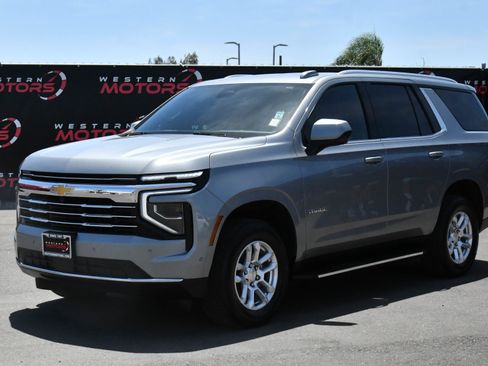 Used 2025 Chevrolet Tahoe LT AWD/4WD image 3