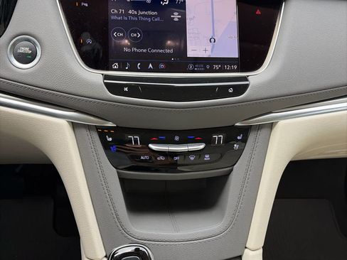 Used 2025 Cadillac XT5 Premium Luxury AWD/4WD image 13