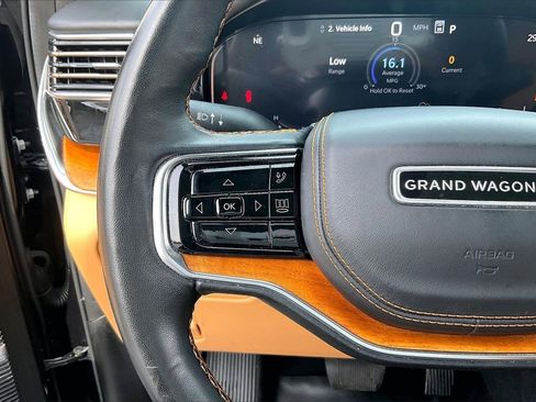 Used 2022 Jeep Grand Wagoneer Series III image 32