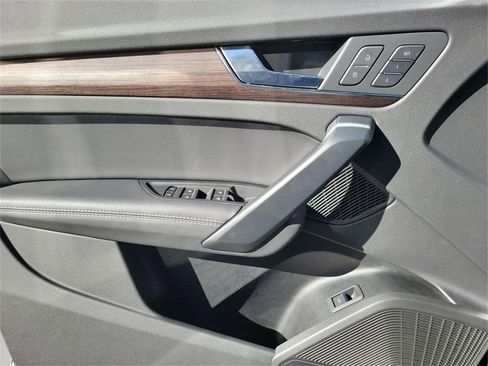 Used 2025 Audi Q5 2.0T Premium Plus w/ Premium Plus Package image 15