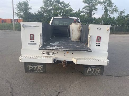 Used 2022 Ford F550 4x4 Crew Cab Super Duty w/ Power Equipment Group image 7