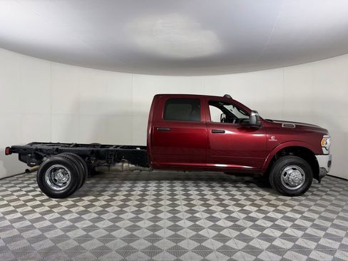 Used 2023 RAM 3500 Tradesman w/ Chrome Appearance Group AWD/4WD image 3