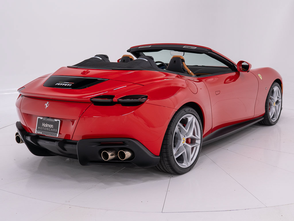 Used 2025 Ferrari Roma Spider RWD image 5