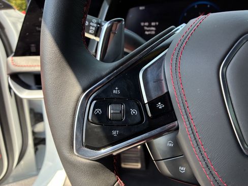 Used 2026 Chevrolet Corvette Stingray Premium Conv w/ Z51 Performance Package RWD image 23