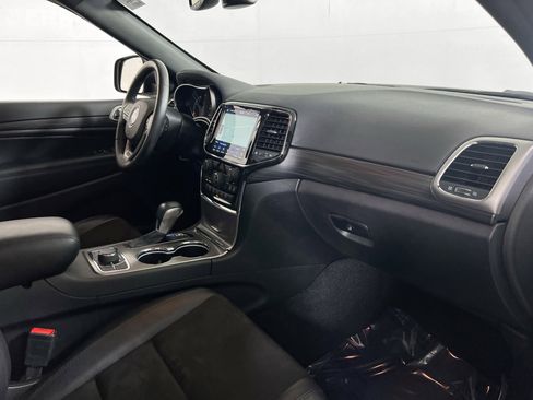 Used 2022 Jeep Grand Cherokee Laredo X image 29