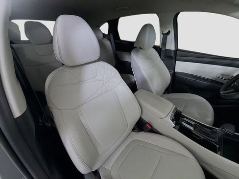 Used 2025 Hyundai Tucson SE FWD image 23
