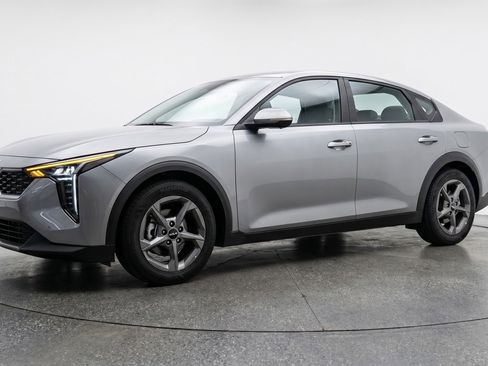 Used 2025 Kia K4 FWD image 3