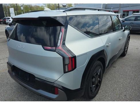 Used 2024 Kia EV9 GT-Line AWD/4WD image 3