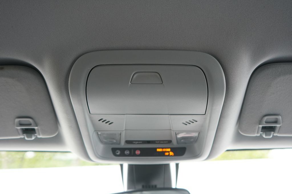 Used 2021 Chevrolet Blazer LT FWD image 24