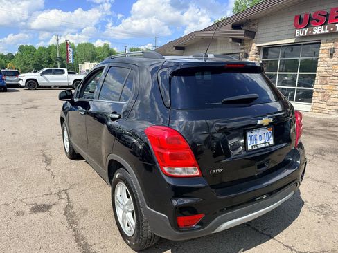Used 2019 Chevrolet Trax LT w/ LT Convenience Package FWD image 5