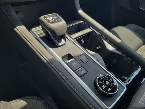 New 2026 Nissan Pathfinder SV AWD/4WD image 11