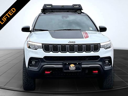 Used 2024 Jeep Compass Trailhawk w/ Trailhawk Elite Group AWD/4WD image 6