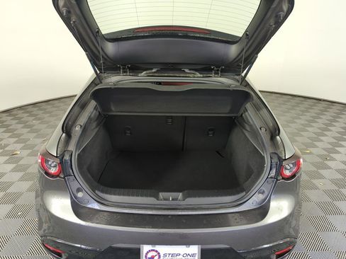 Used 2019 MAZDA MAZDA3 Hatchback w/ Premium Package image 31