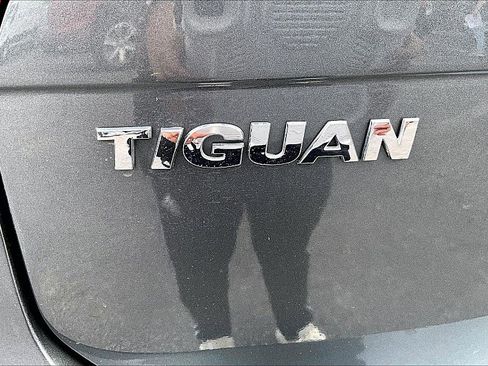 Used 2018 Volkswagen Tiguan S w/ Front Fog Lights Package image 30