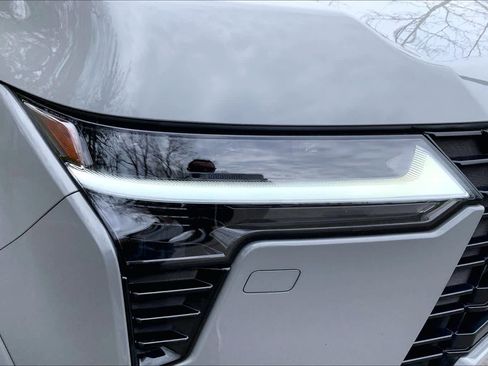 Used 2024 Lexus GX 550 w/ Accessory Package (2T) AWD/4WD image 26