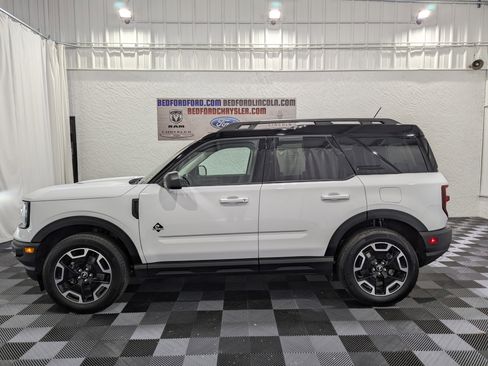 Used 2024 Ford Bronco Sport Outer Banks AWD/4WD image 2