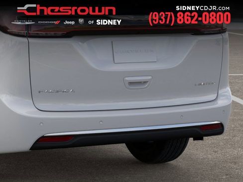 New 2026 Chrysler Pacifica Limited image 13