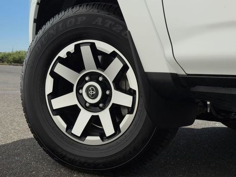 Certified 2024 Toyota 4Runner TRD Off-Road Premium w/ Off Road Premium Plus Package AWD/4WD image 28
