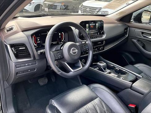 Certified 2022 Nissan Rogue Platinum w/ Head-Up Display Package image 17