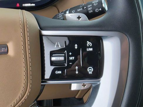 Used 2025 Land Rover Range Rover SE AWD/4WD image 30