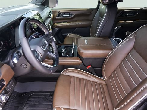 Used 2026 GMC Yukon Denali Ultimate AWD/4WD image 11