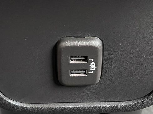 Used 2023 Chevrolet Equinox RS AWD/4WD image 28