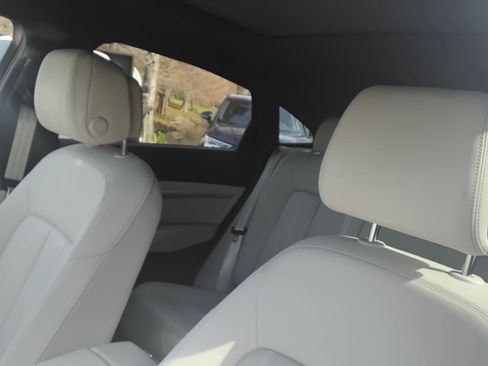 Certified 2024 Audi Q8 e-tron Premium image 19