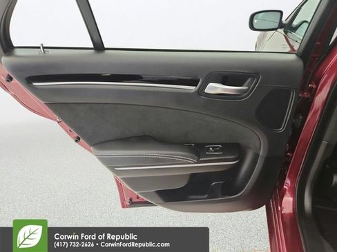 Used 2023 Chrysler 300 C RWD image 26